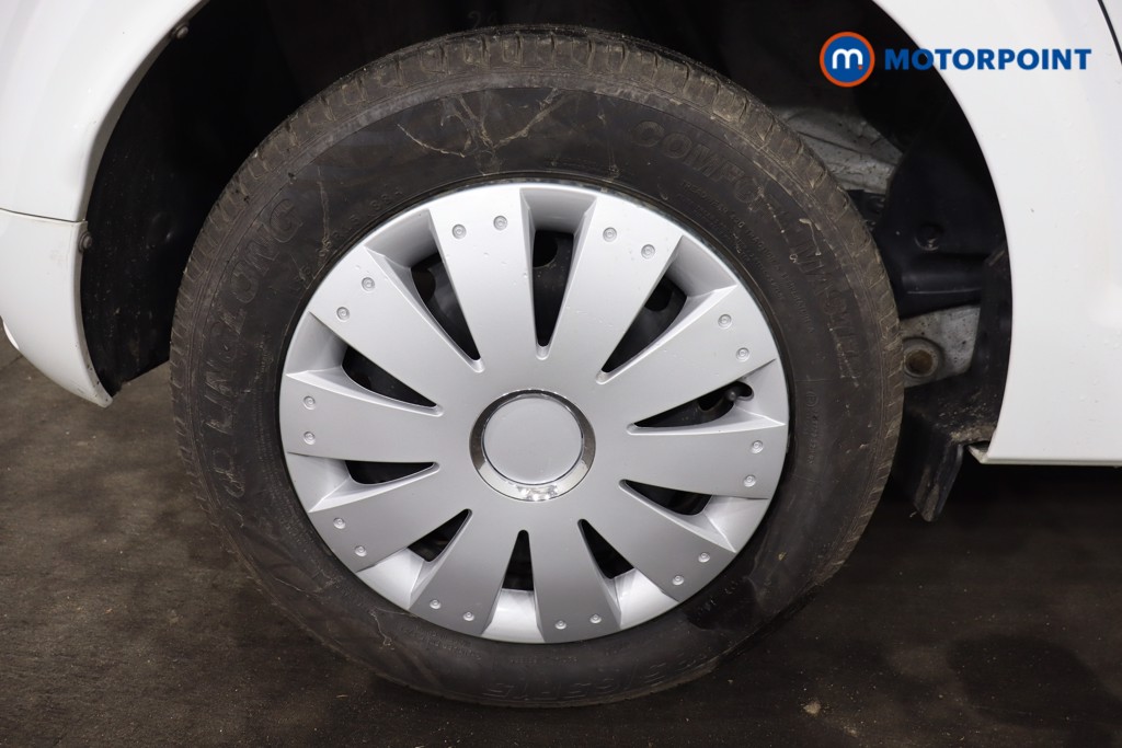 Dacia Sandero Essential Manual Petrol Hatchback - Stock Number (1601040) - 21st supplementary image