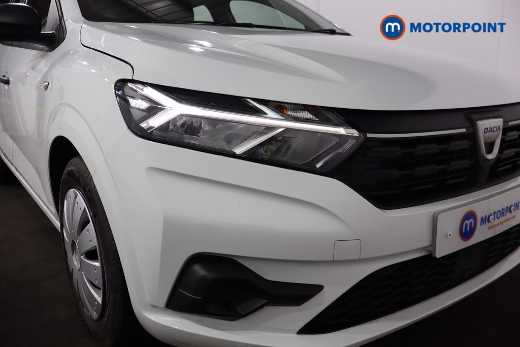 Dacia Sandero Essential Manual Petrol Hatchback - Stock Number (1601040) - 25th supplementary image