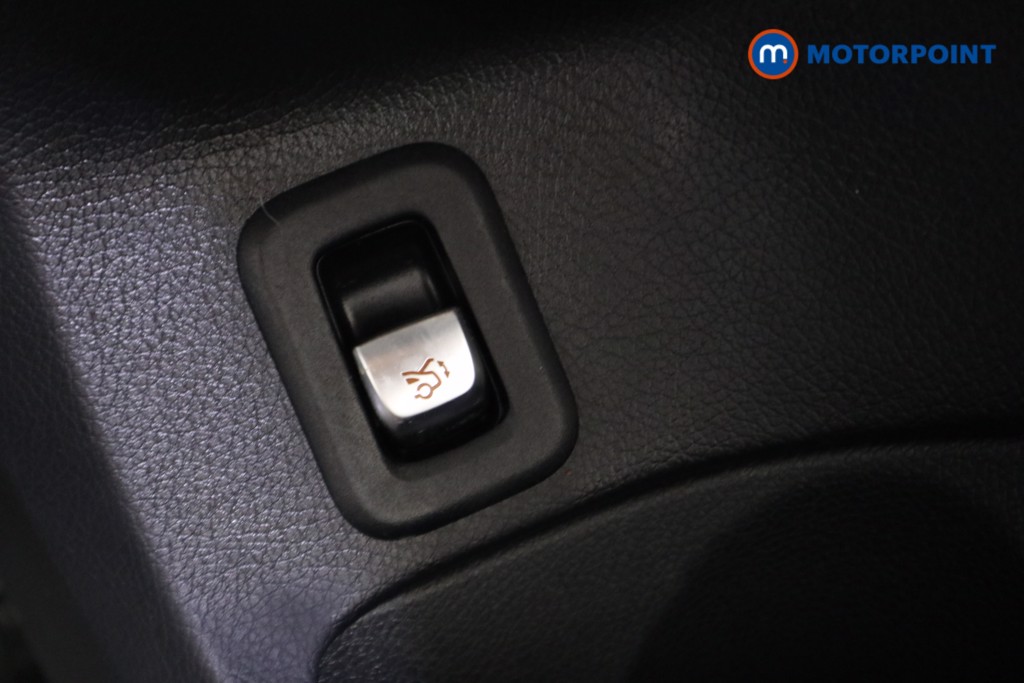 Mercedes-Benz C Class Amg Line Night Edition Automatic Diesel Plug-In Hybrid Estate - Stock Number (1602373) - 11th supplementary image