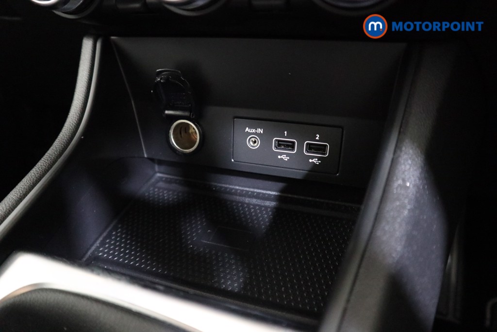 Renault Captur Rive Gauche Manual Petrol SUV - Stock Number (1602462) - 9th supplementary image