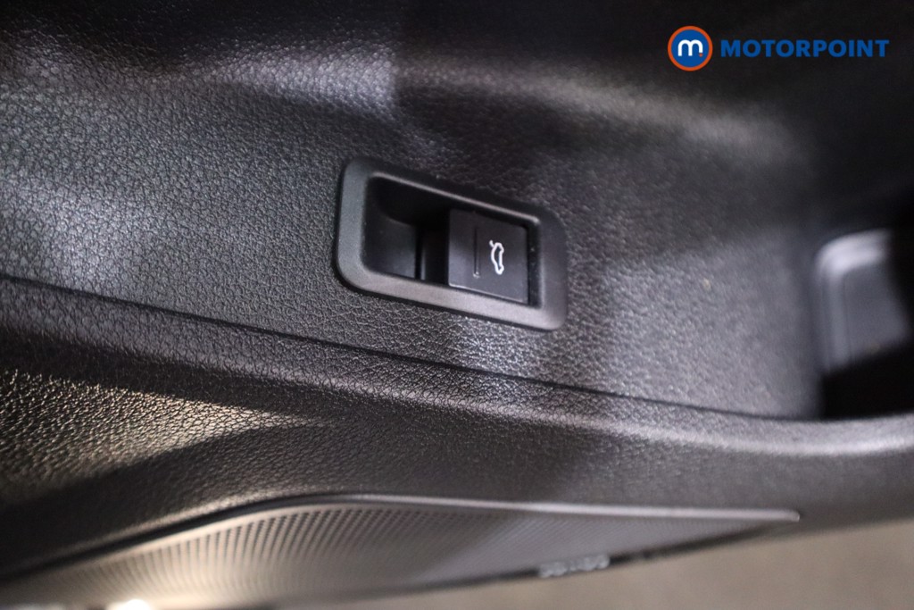 Audi Q3 Black Edition Automatic Petrol SUV - Stock Number (1602586) - 14th supplementary image