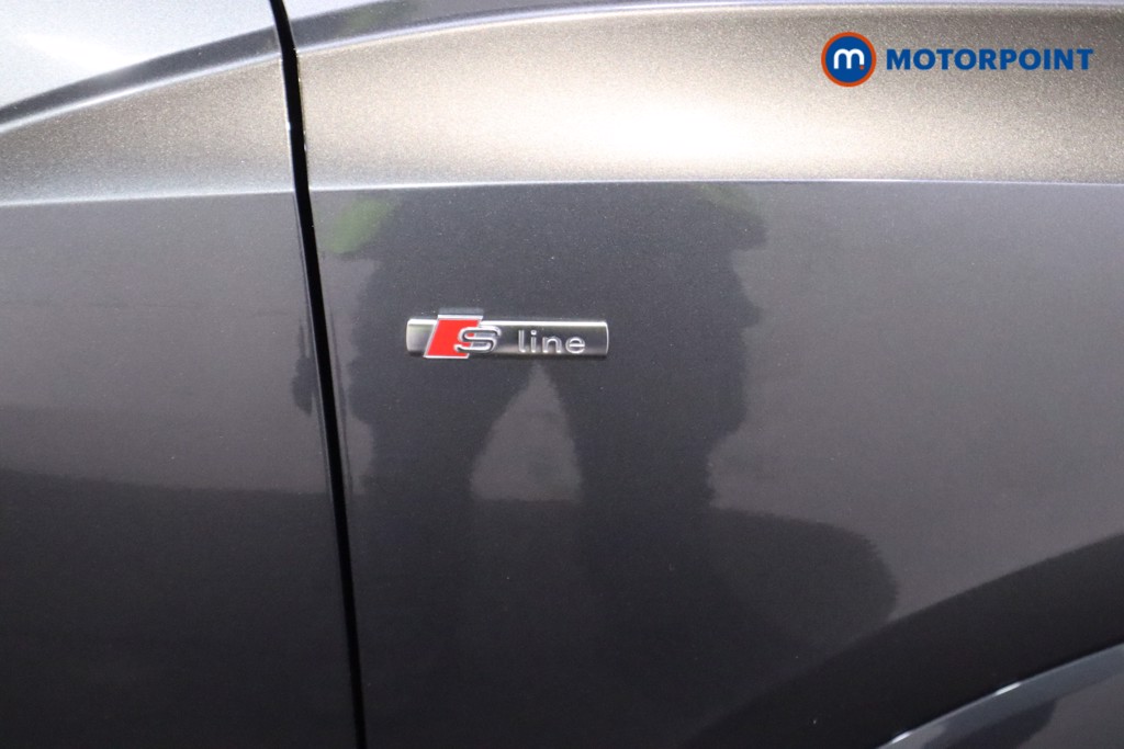 Audi Q3 Black Edition Automatic Petrol SUV - Stock Number (1602586) - 32nd supplementary image