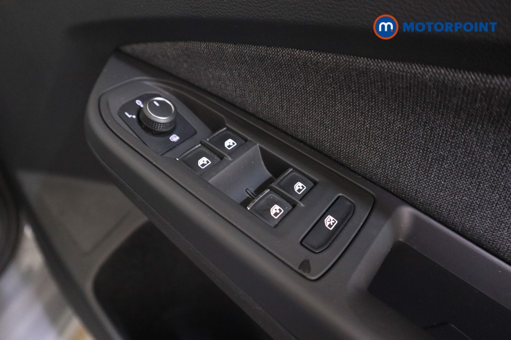 Volkswagen Golf Life Manual Petrol Hatchback - Stock Number (1603468) - 12th supplementary image