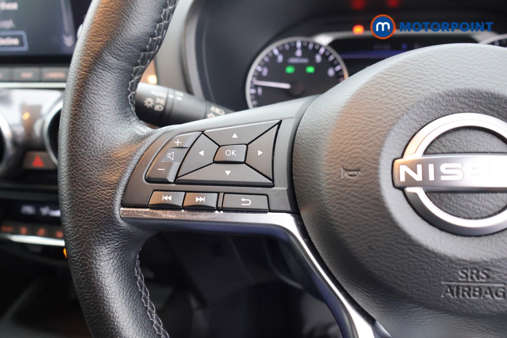 Nissan Juke N-Connecta Manual Petrol SUV - Stock Number (1603811) - 2nd supplementary image