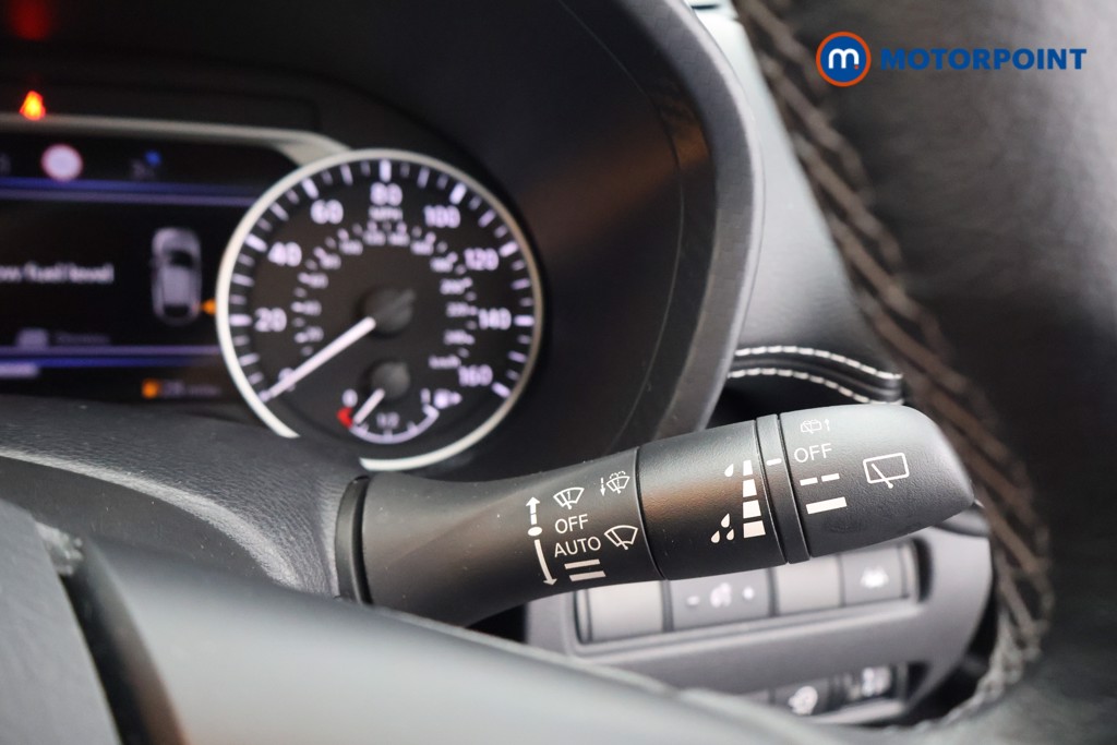 Nissan Juke N-Connecta Manual Petrol SUV - Stock Number (1603811) - 6th supplementary image