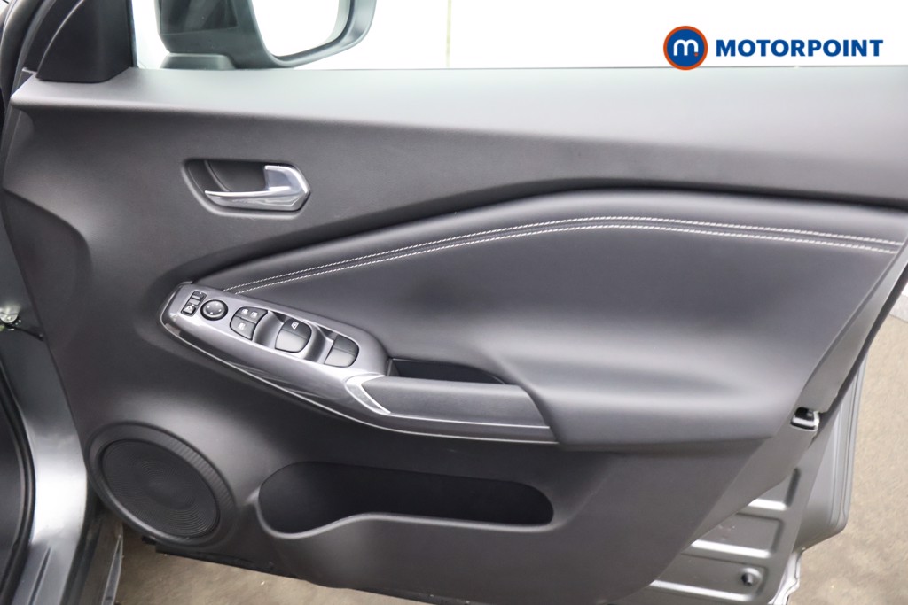 Nissan Juke N-Connecta Manual Petrol SUV - Stock Number (1603811) - 12th supplementary image