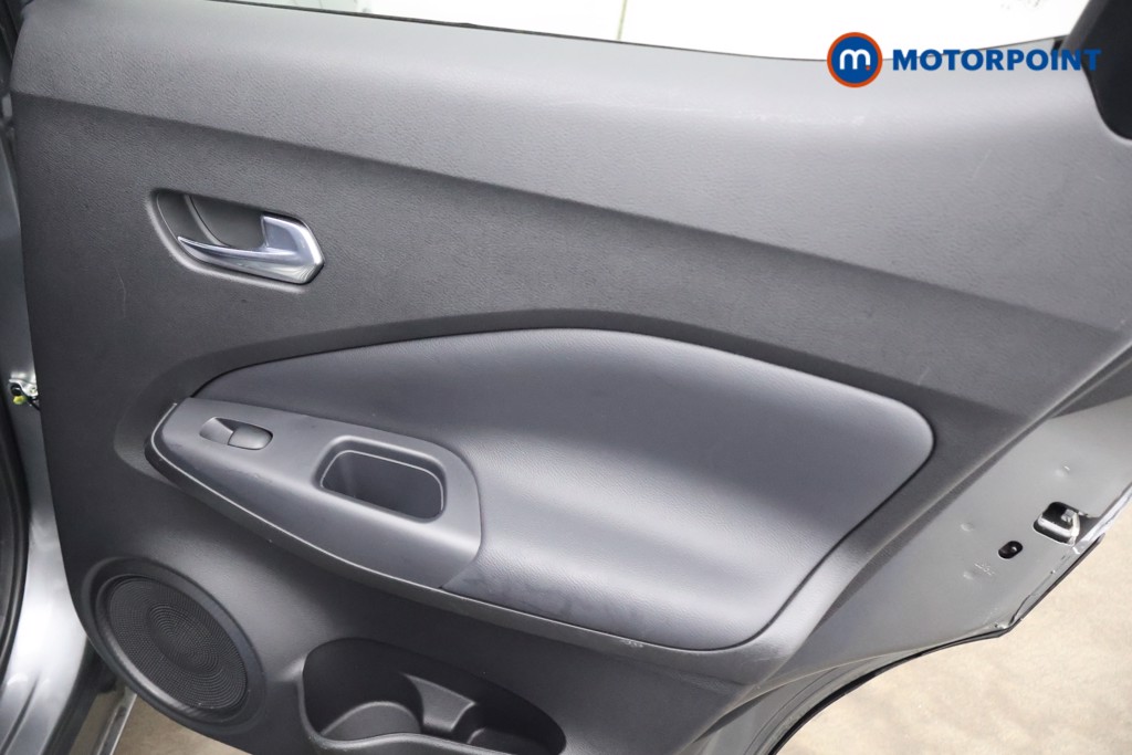 Nissan Juke N-Connecta Manual Petrol SUV - Stock Number (1603811) - 17th supplementary image