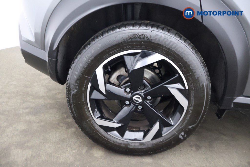 Nissan Juke N-Connecta Manual Petrol SUV - Stock Number (1603811) - 24th supplementary image