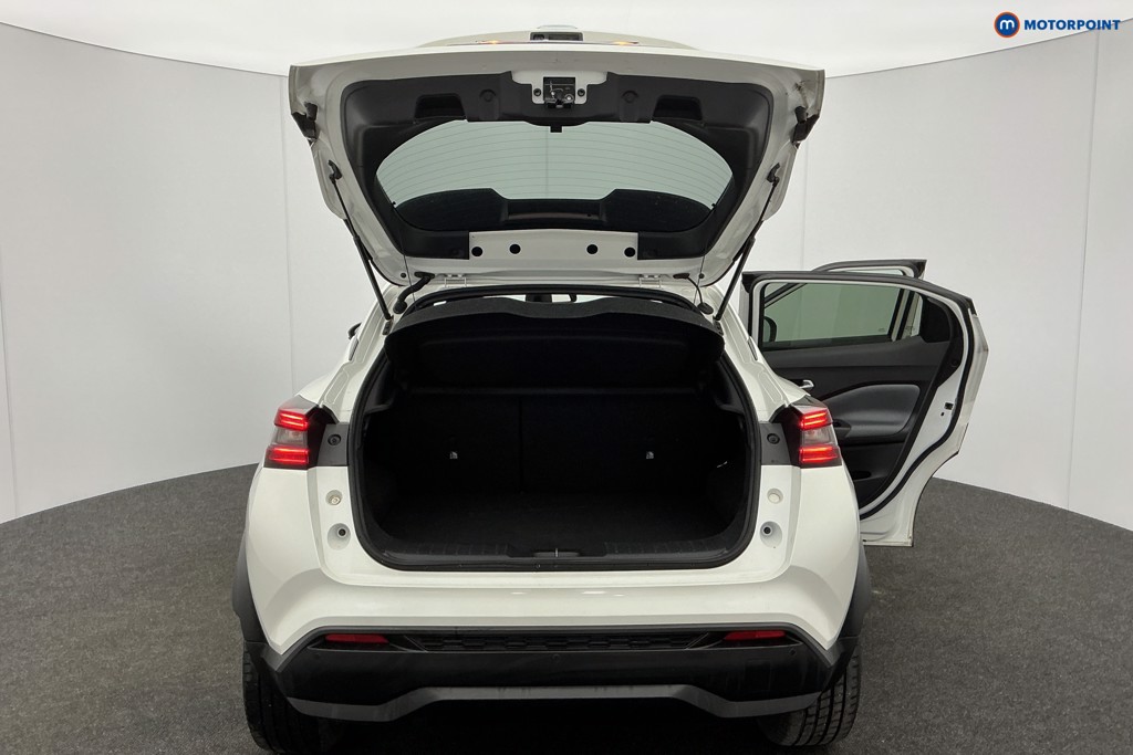 Nissan Juke Tekna Automatic Petrol SUV - Stock Number (1603894) - 3rd supplementary image