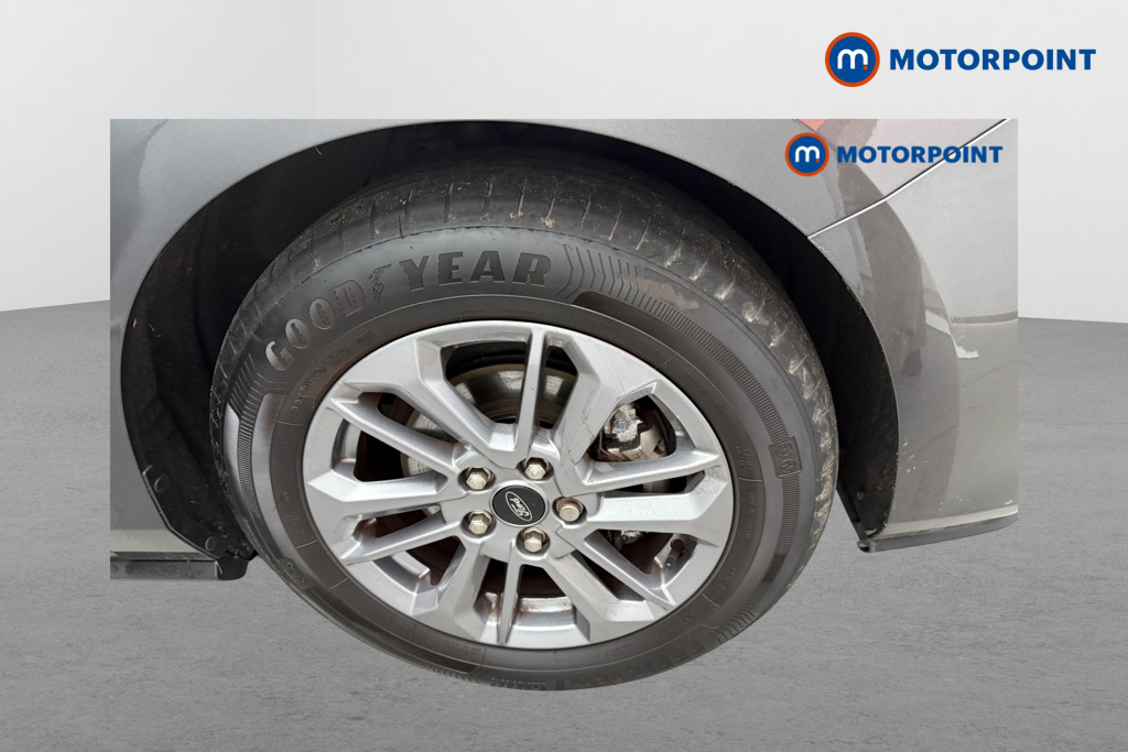 Ford Focus Titanium Manual Petrol Hatchback - Stock Number (1604449) - Drivers side front corner