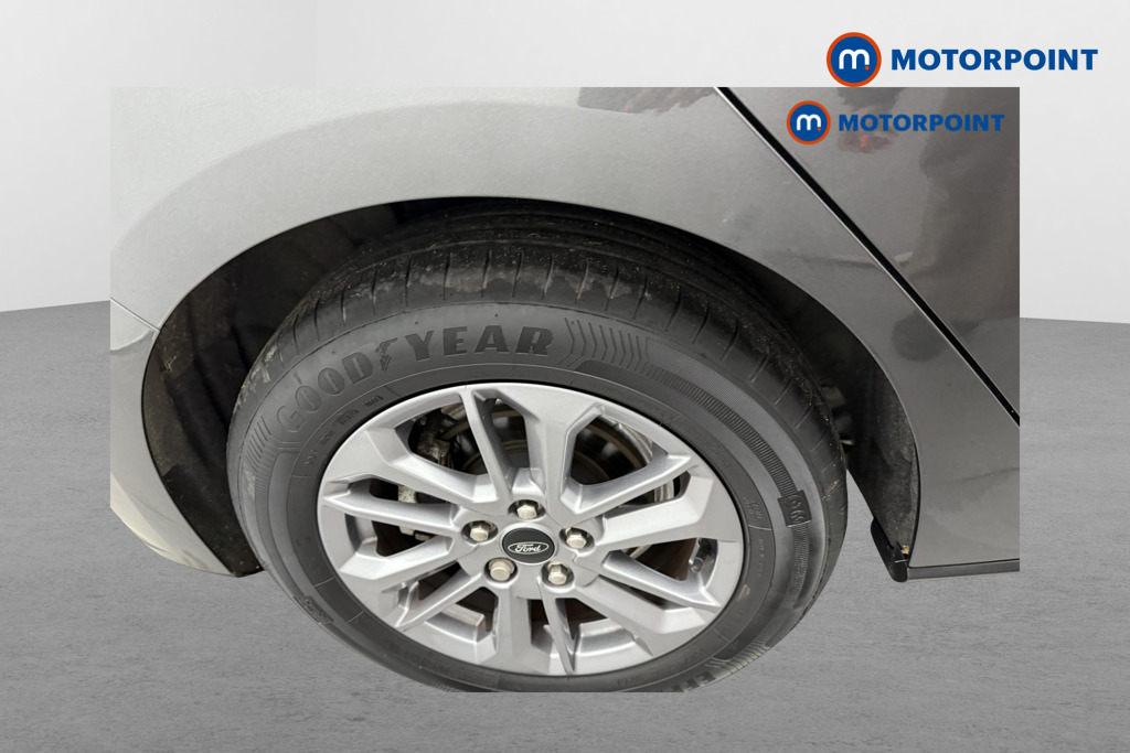 Ford Focus Titanium Manual Petrol Hatchback - Stock Number (1604449) - Drivers side rear corner