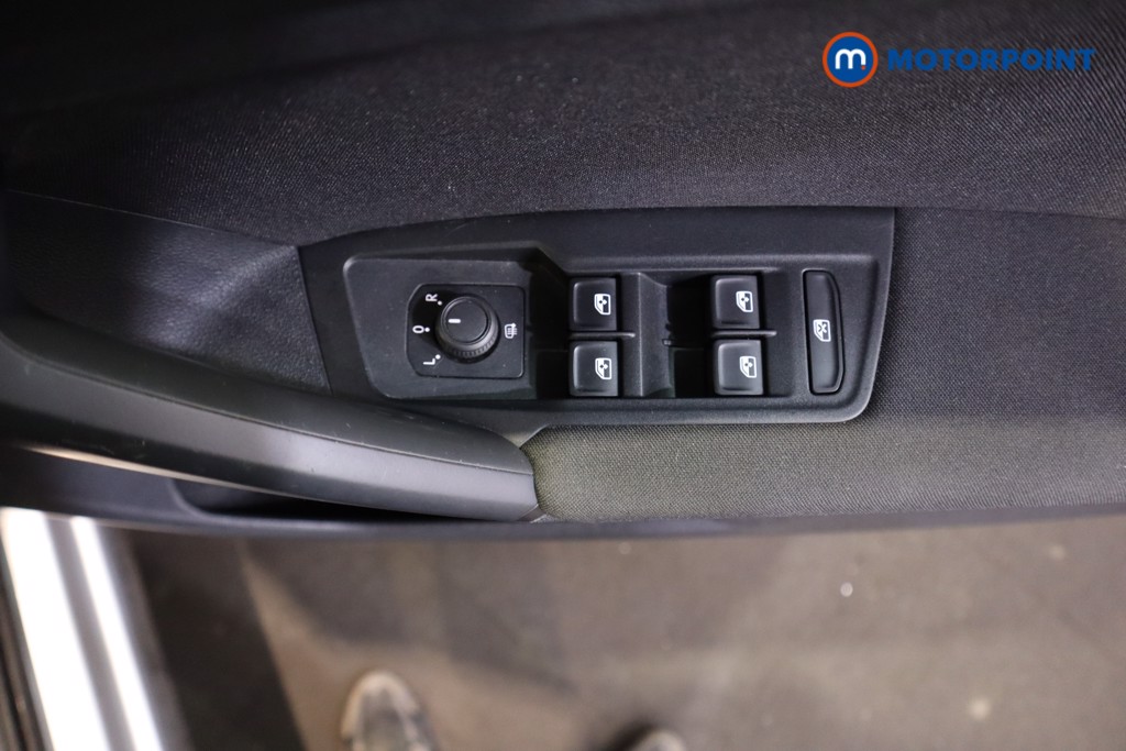 Volkswagen Tiguan Life Automatic Diesel SUV - Stock Number (1605063) - 15th supplementary image