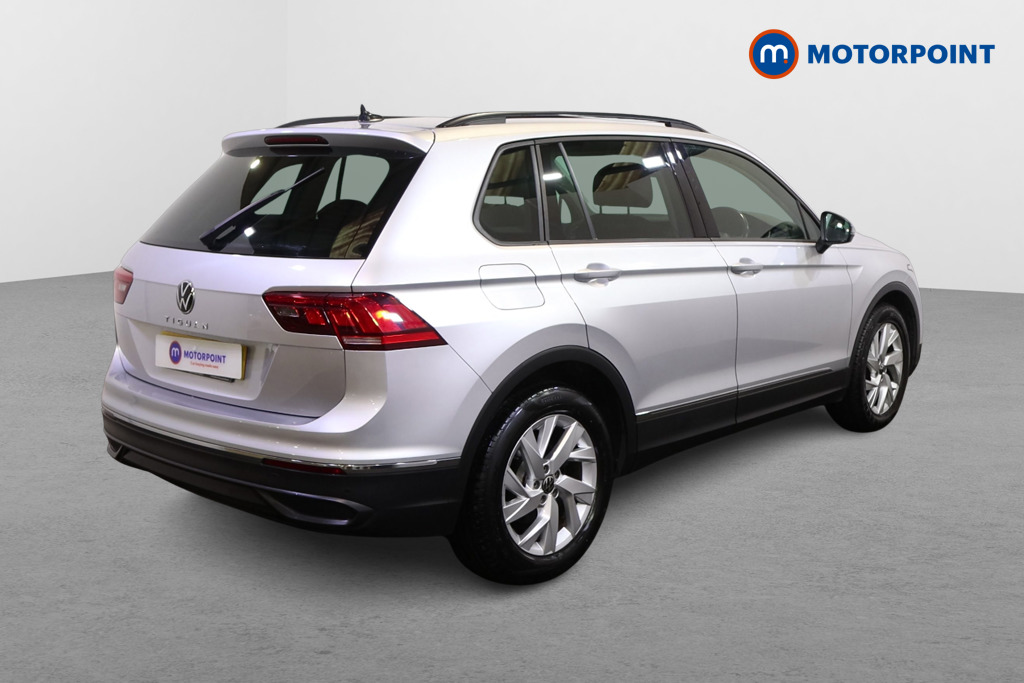 Volkswagen Tiguan Life Automatic Diesel SUV - Stock Number (1605063) - Drivers side rear corner