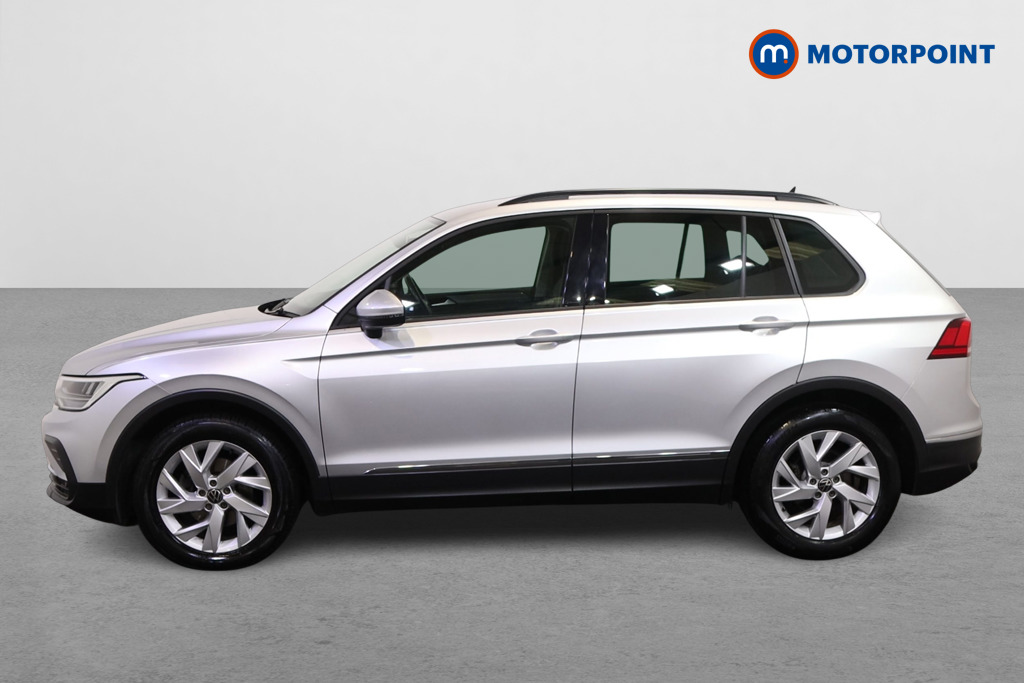 Volkswagen Tiguan Life Automatic Diesel SUV - Stock Number (1605063) - Passenger side