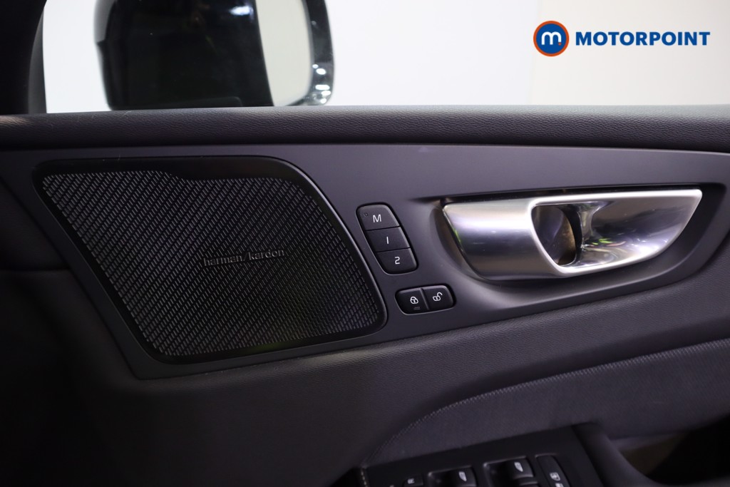 Volvo Xc60 Plus Black Edition Automatic Petrol SUV - Stock Number (1605760) - 9th supplementary image