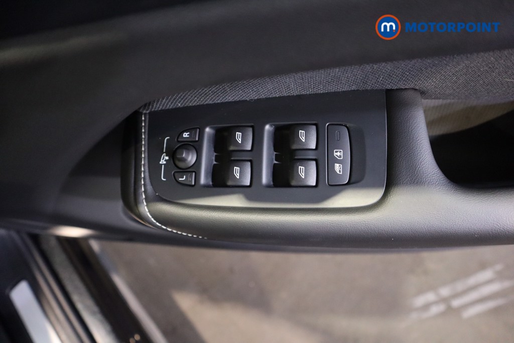 Volvo Xc60 Plus Black Edition Automatic Petrol SUV - Stock Number (1605760) - 10th supplementary image