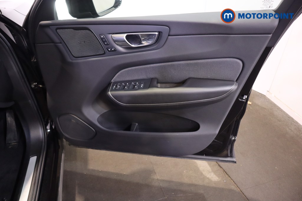 Volvo Xc60 Plus Black Edition Automatic Petrol SUV - Stock Number (1605760) - 11th supplementary image