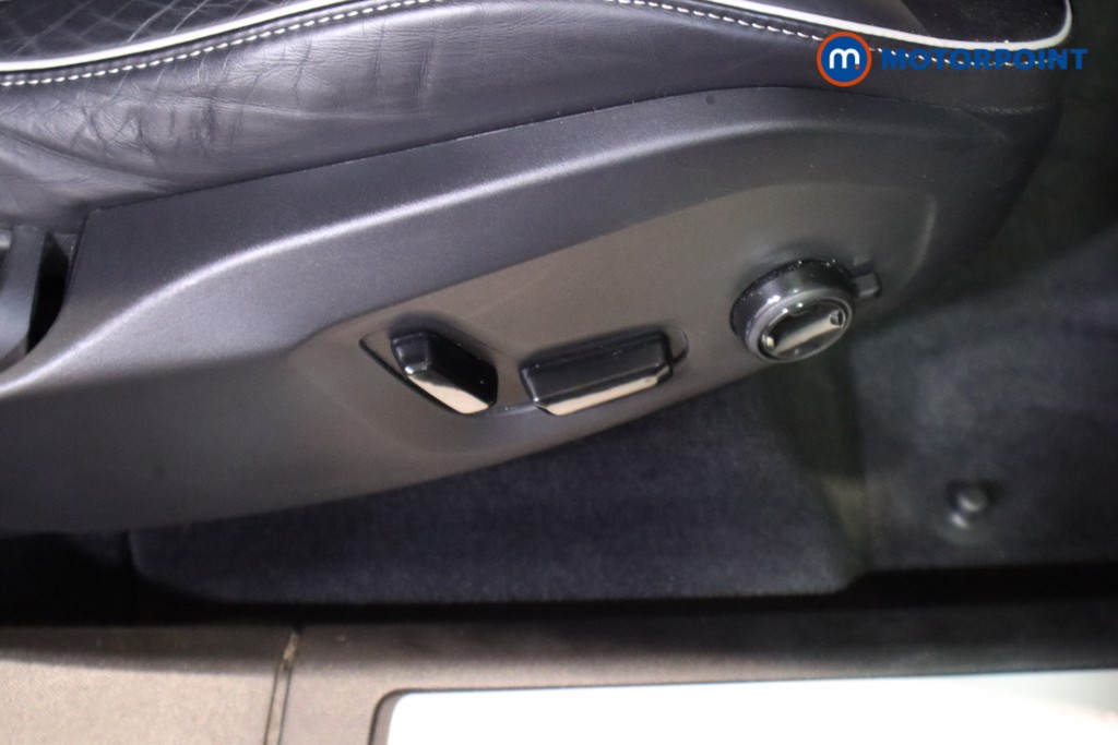 Volvo Xc60 Plus Black Edition Automatic Petrol SUV - Stock Number (1605760) - 13th supplementary image