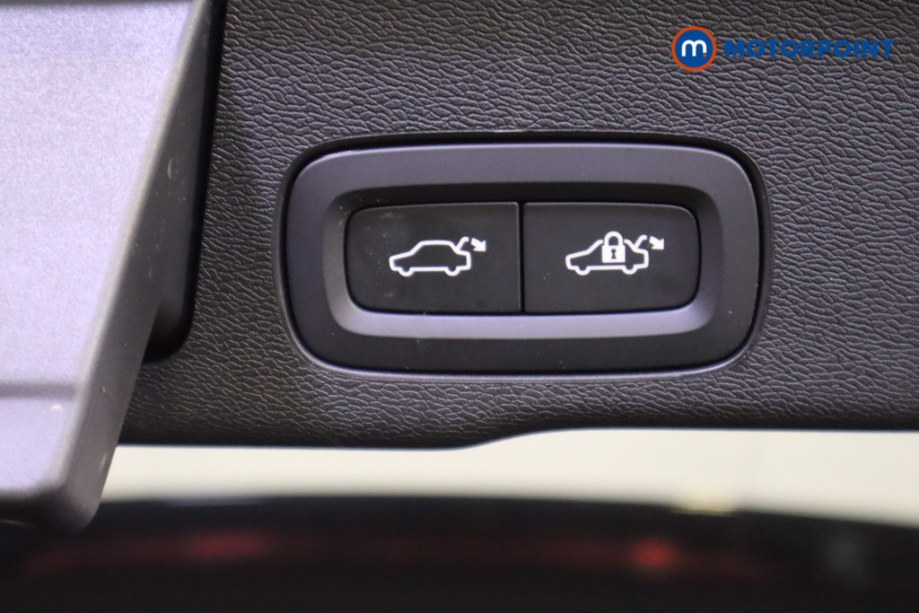 Volvo Xc60 Plus Black Edition Automatic Petrol SUV - Stock Number (1605760) - 17th supplementary image