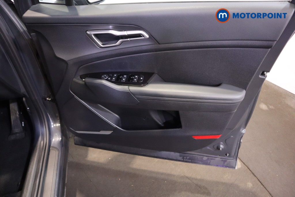 KIA Sportage Launch Edition Manual Petrol SUV - Stock Number (1605986) - 15th supplementary image