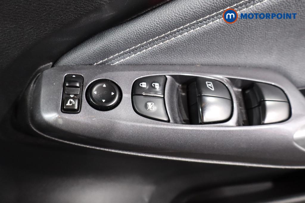 Nissan Juke Tekna Automatic Petrol SUV - Stock Number (1589530) - 8th supplementary image