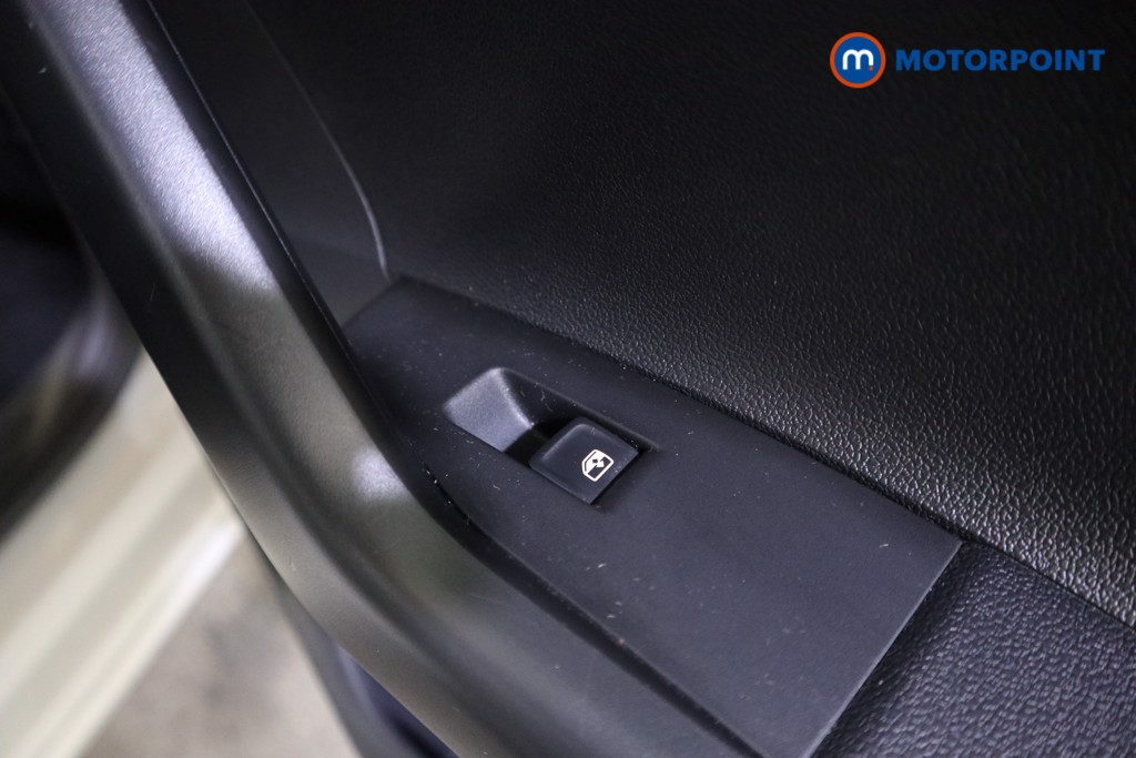 Volkswagen Polo Life Manual Petrol Hatchback - Stock Number (1599267) - 16th supplementary image