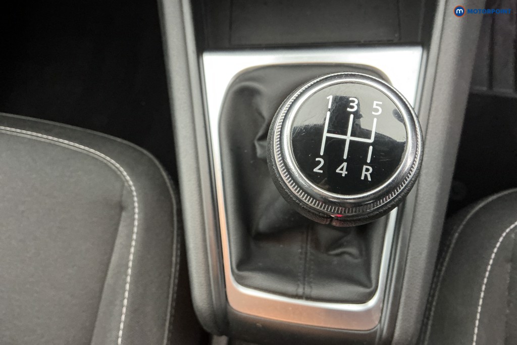 Renault Captur Play Manual Petrol SUV - Stock Number (1601791) - 17th supplementary image