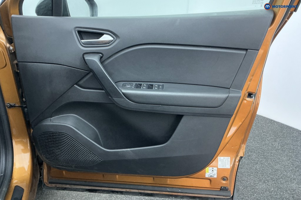 Renault Captur Play Manual Petrol SUV - Stock Number (1601791) - 24th supplementary image