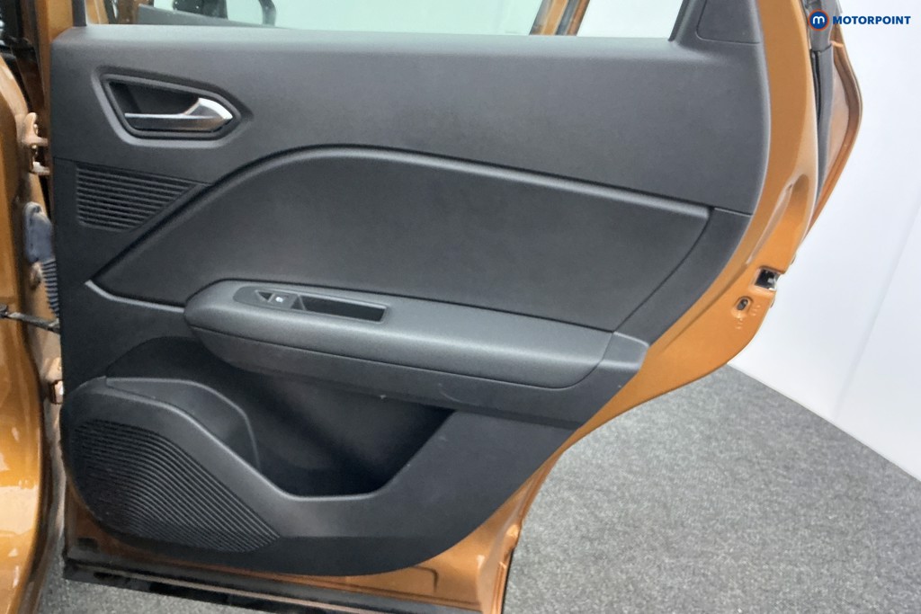 Renault Captur Play Manual Petrol SUV - Stock Number (1601791) - 26th supplementary image