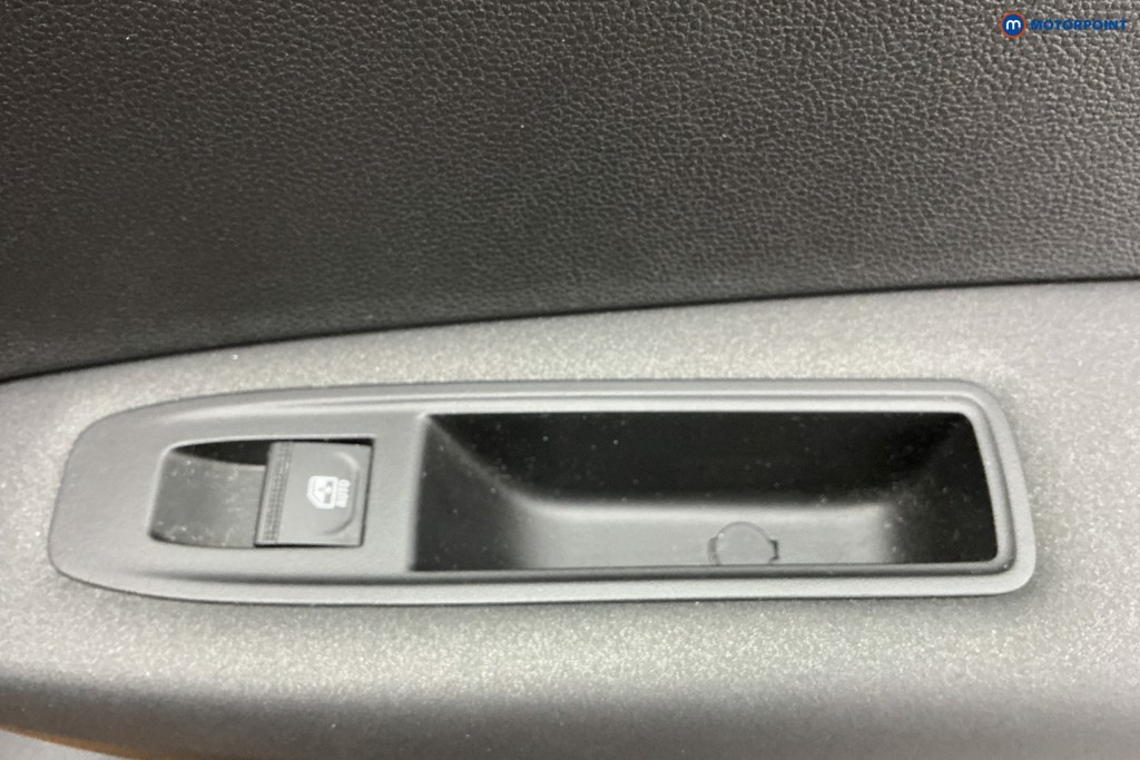 Renault Captur Play Manual Petrol SUV - Stock Number (1601791) - 27th supplementary image