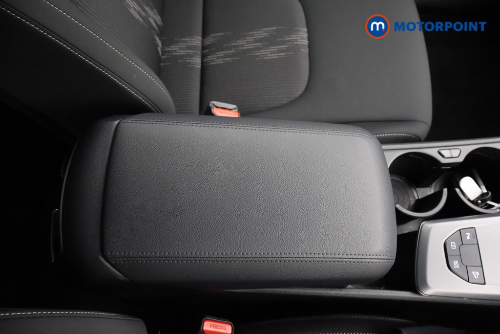 KIA Sportage Pure Automatic Petrol-Electric Hybrid SUV - Stock Number (1602012) - 16th supplementary image