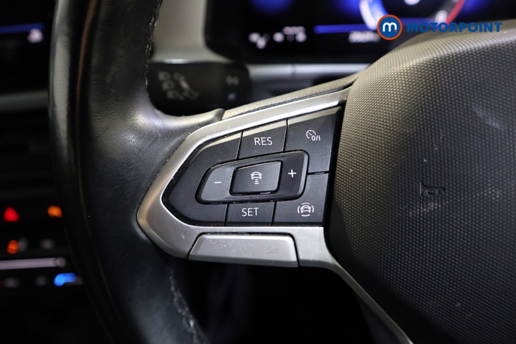 Volkswagen T-Roc Life Manual Petrol SUV - Stock Number (1602128) - 3rd supplementary image