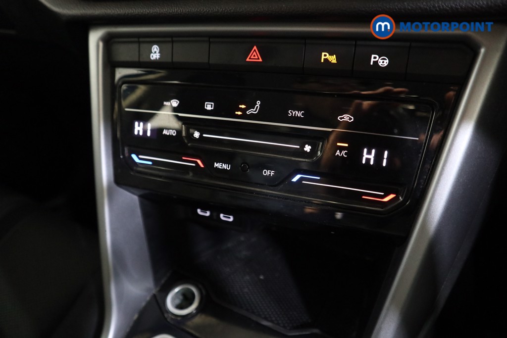 Volkswagen T-Roc Life Manual Petrol SUV - Stock Number (1602128) - 7th supplementary image
