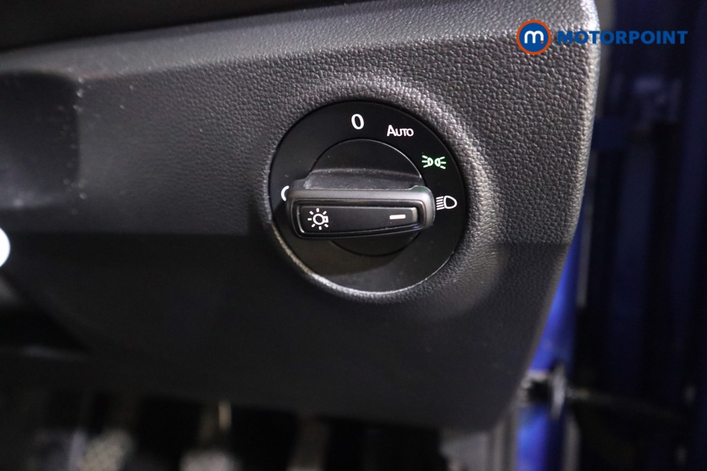 Volkswagen T-Roc Life Manual Petrol SUV - Stock Number (1602128) - 11th supplementary image