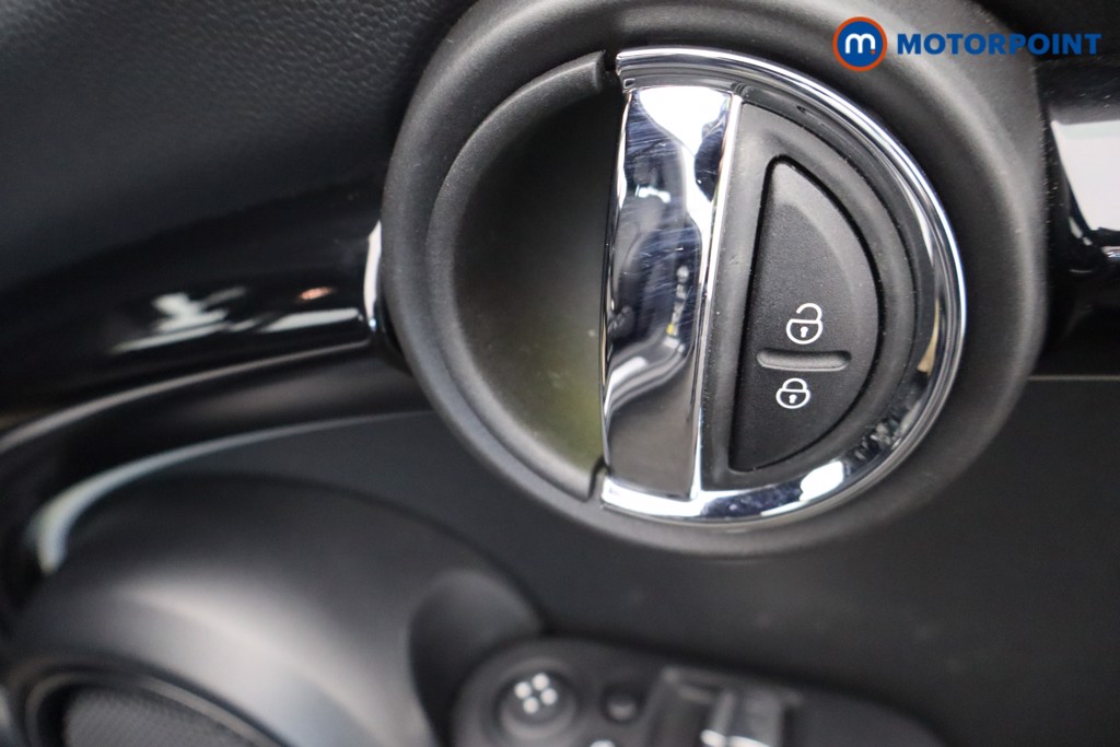 Mini Hatchback Cooper S Level 2 Automatic Electric Hatchback - Stock Number (1602789) - 14th supplementary image