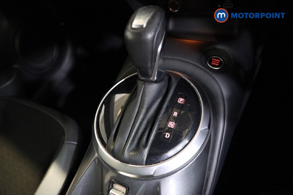 Nissan Juke N-Connecta Automatic Petrol SUV - Stock Number (1603400) - 9th supplementary image