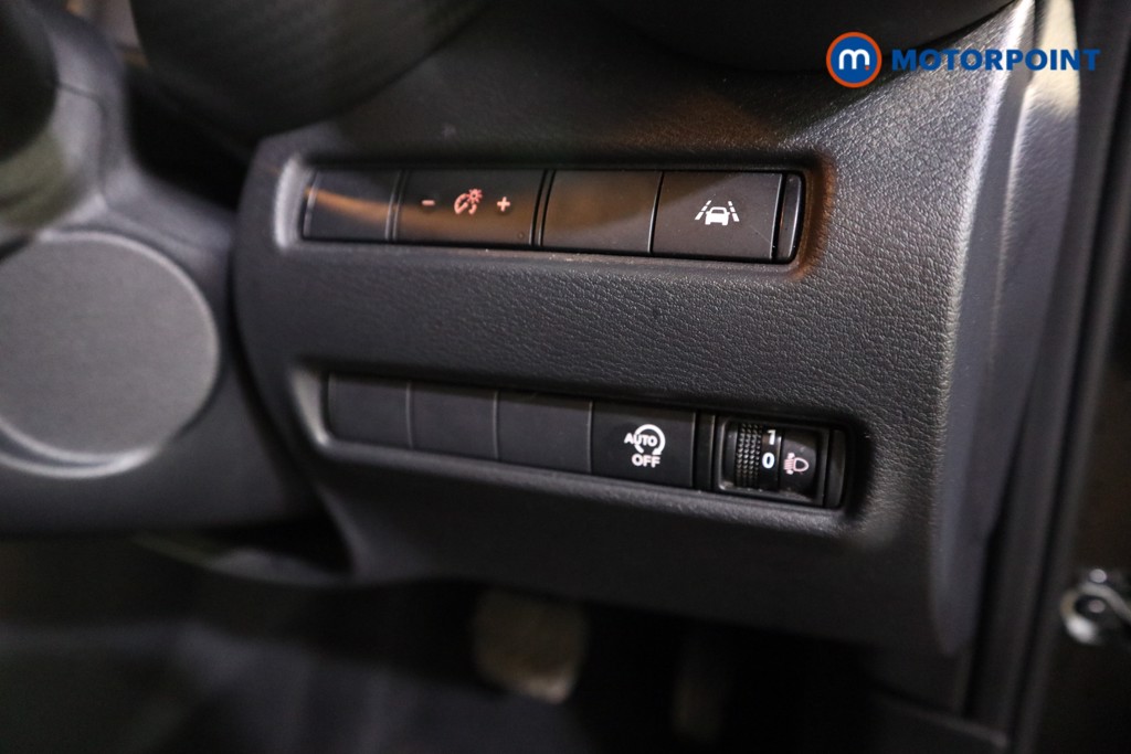 Nissan Juke N-Connecta Automatic Petrol SUV - Stock Number (1603400) - 10th supplementary image