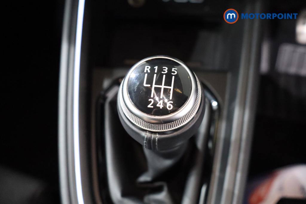 Renault Clio Esprit Alpine Manual Petrol Hatchback - Stock Number (1603932) - 5th supplementary image