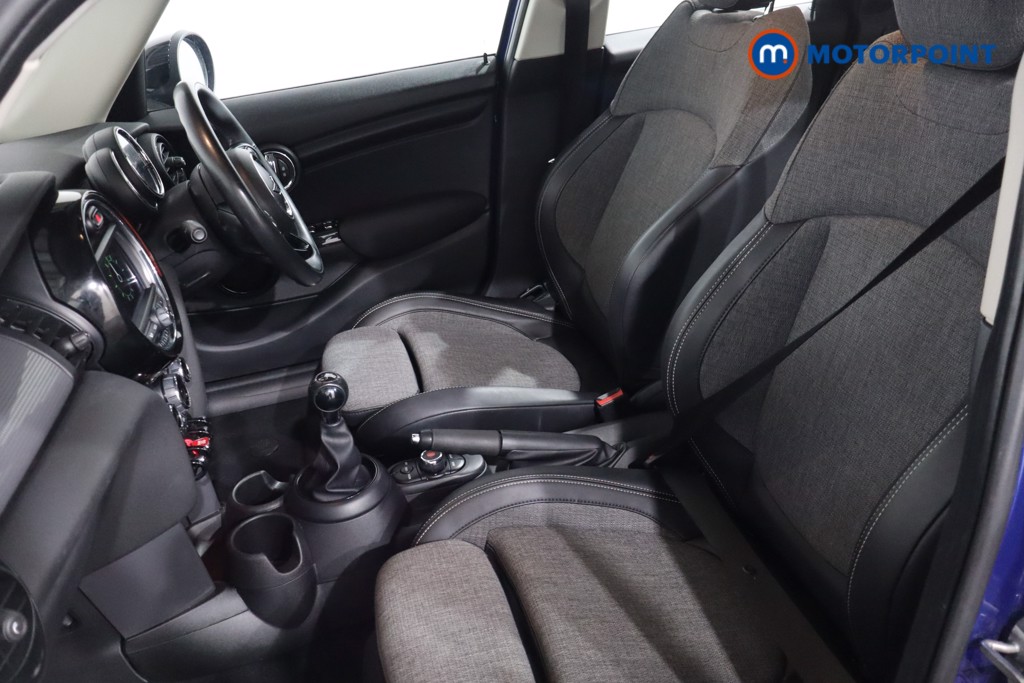 Mini Hatchback Cooper Manual Petrol Hatchback - Stock Number (1604055) - 4th supplementary image