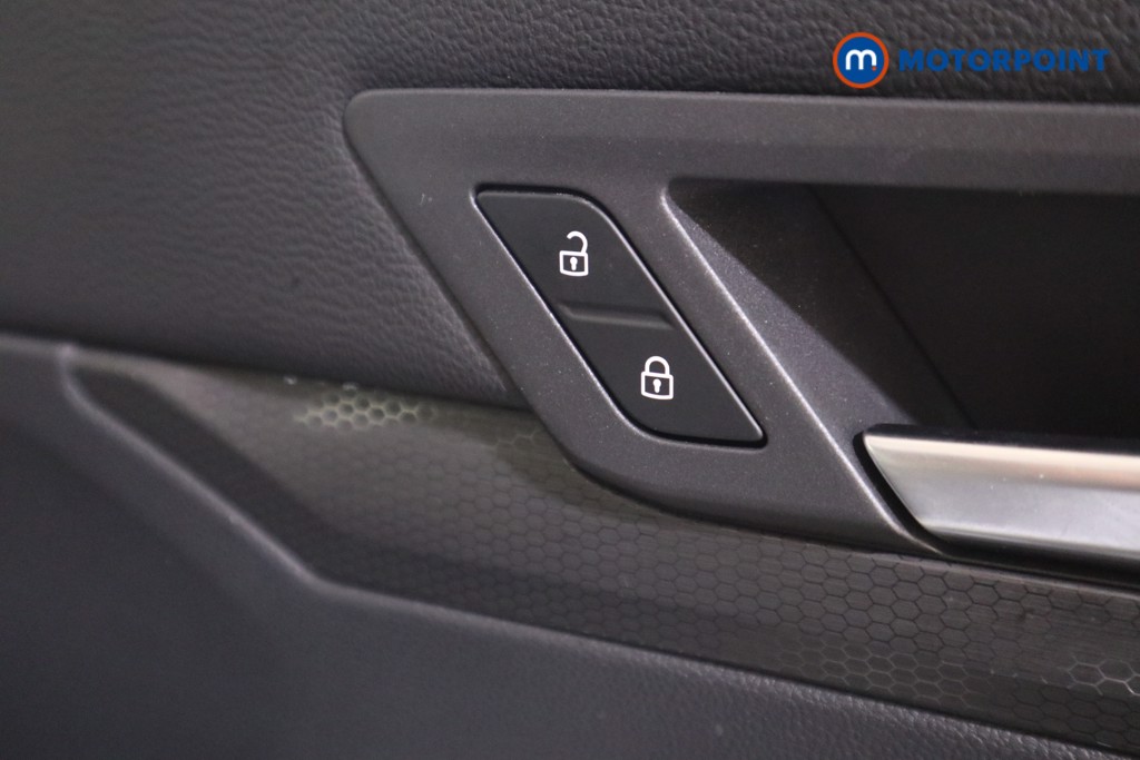 Volkswagen Golf GTE Automatic Petrol Plug-In Hybrid Hatchback - Stock Number (1604646) - 13th supplementary image