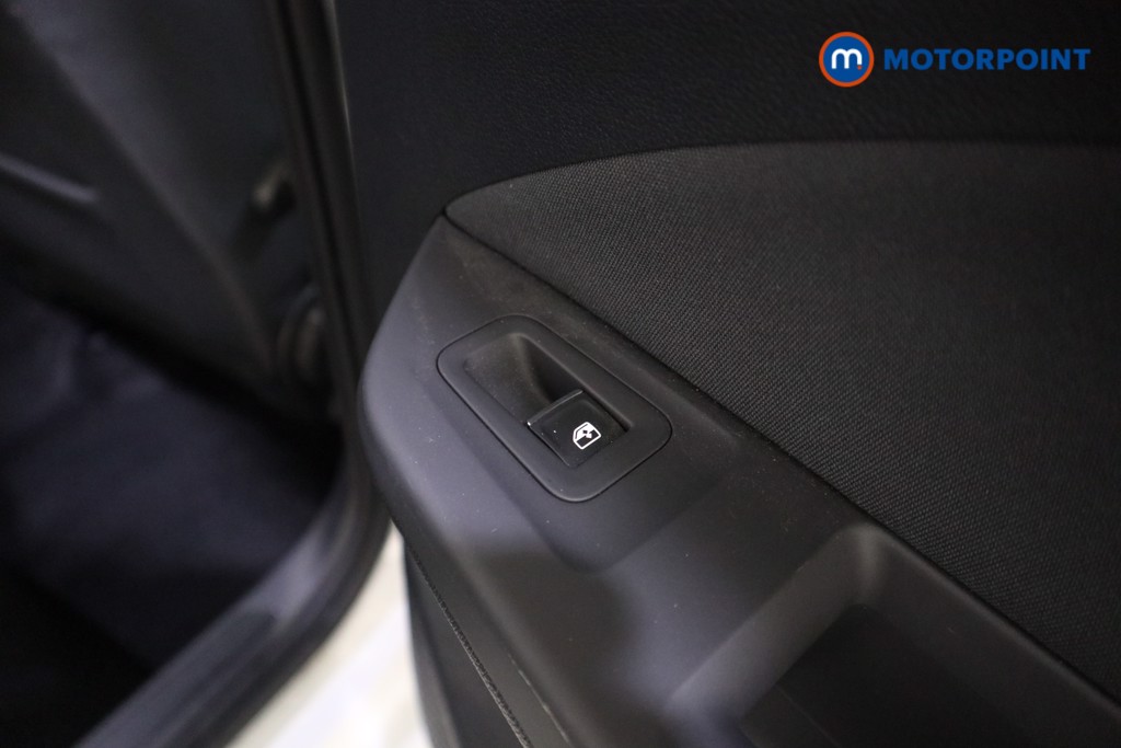 Volkswagen Golf GTE Automatic Petrol Plug-In Hybrid Hatchback - Stock Number (1604646) - 18th supplementary image