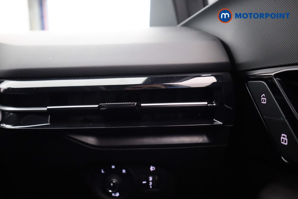 Mg Motor Uk MG4 Trophy Automatic Electric SUV - Stock Number (1606311) - 9th supplementary image