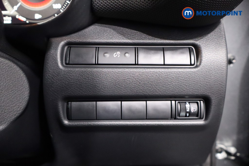 Nissan Juke N-Connecta Automatic Petrol-Electric Hybrid SUV - Stock Number (1596914) - 17th supplementary image