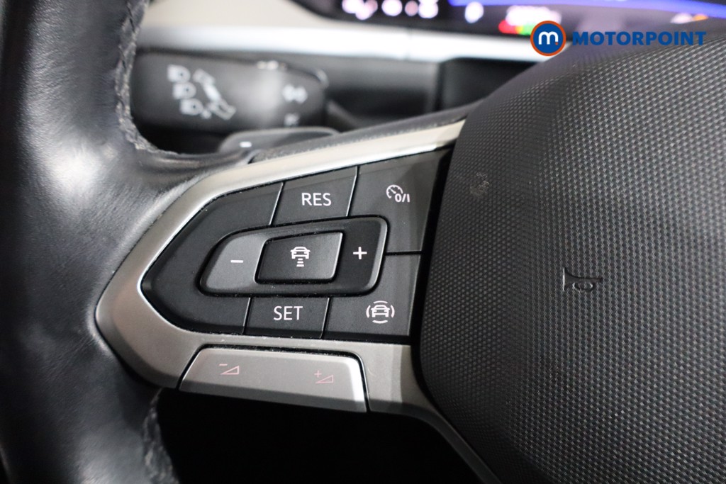 Volkswagen T-Roc Life Automatic Petrol SUV - Stock Number (1597592) - 2nd supplementary image