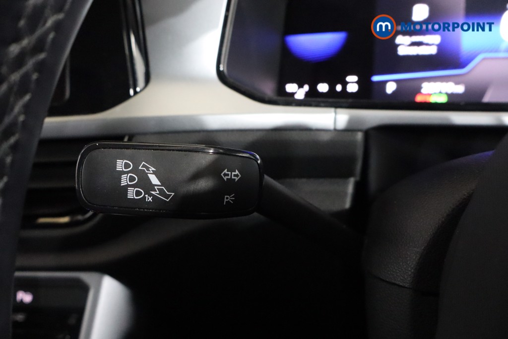 Volkswagen T-Roc Life Automatic Petrol SUV - Stock Number (1597592) - 4th supplementary image