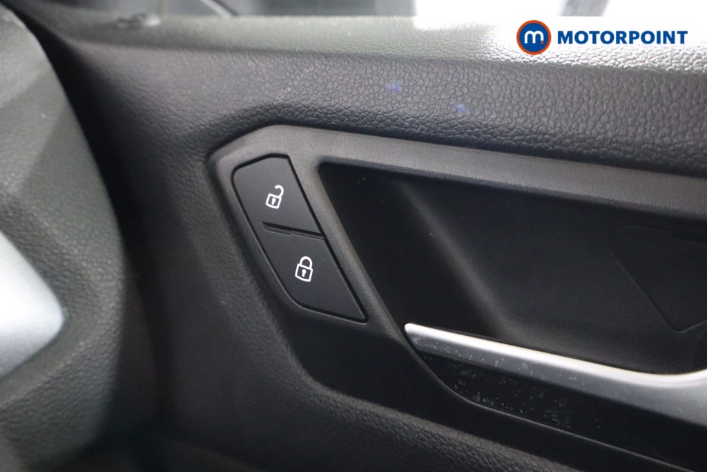 Volkswagen T-Roc Life Automatic Petrol SUV - Stock Number (1597592) - 13th supplementary image