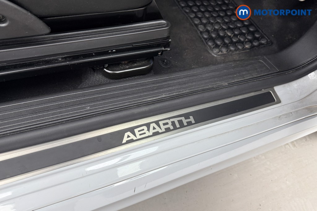 Abarth 595 Competizione Manual Petrol Convertible - Stock Number (1599190) - 17th supplementary image