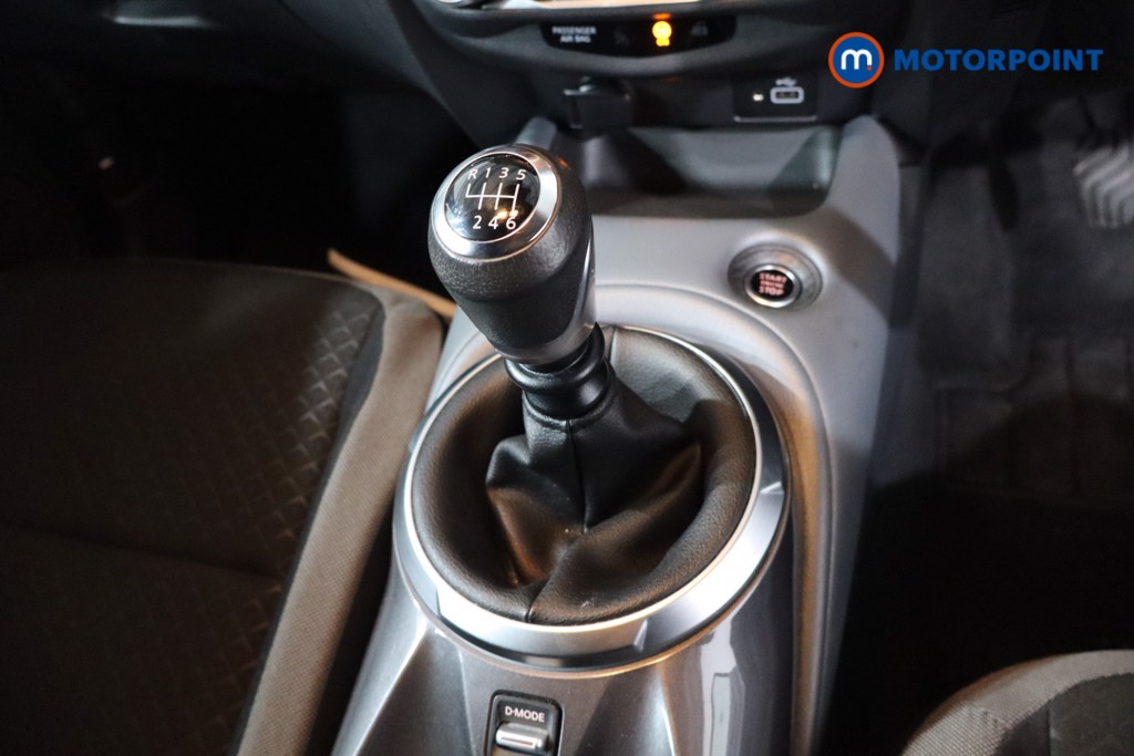 Nissan Juke N-Connecta Manual Petrol SUV - Stock Number (1602668) - 19th supplementary image