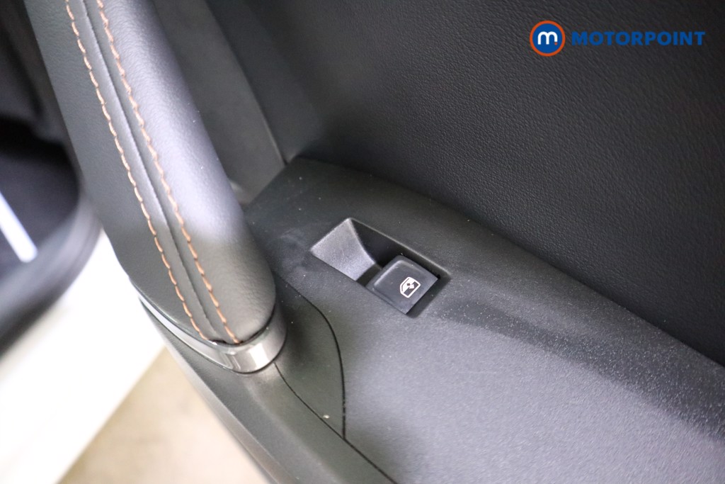 Cupra Leon V1 Manual Petrol Hatchback - Stock Number (1604178) - 17th supplementary image