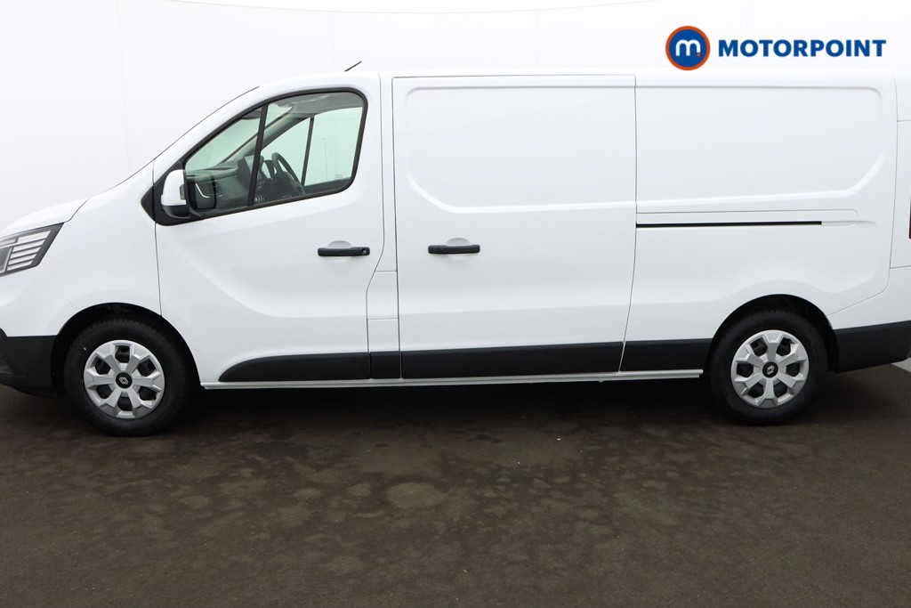 Renault Trafic Advance Automatic Electric Panel Van - Stock Number (1604197) - Passenger side